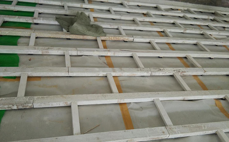 聚氨酯新能源電池緩沖墊專用硅油，專為動力電池組安全設計，提供極致緩沖保護